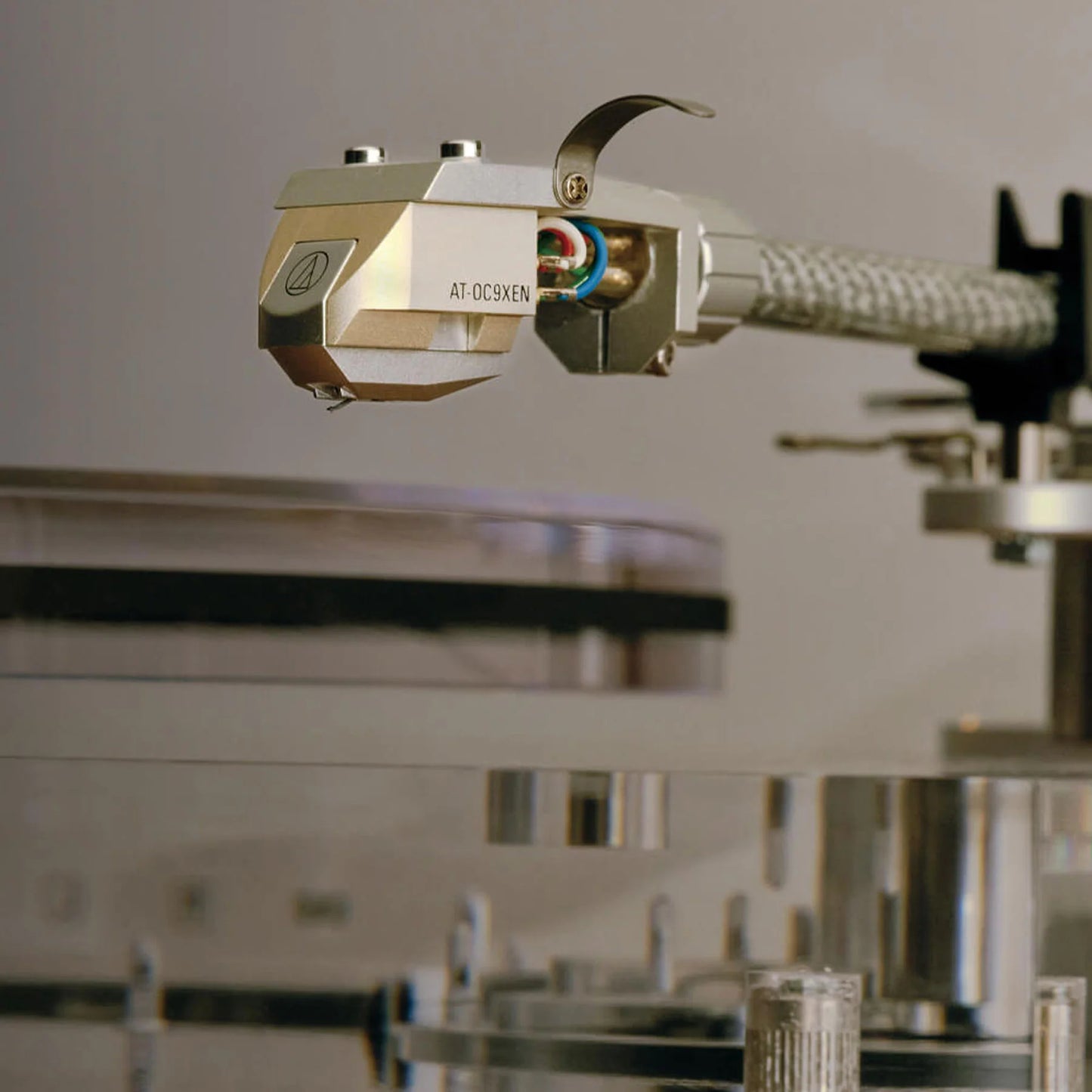 Audio Technica - AT-LPA2 - Transparent Acrylic Fully Manual Belt-Drive Turntable Crystal Clear